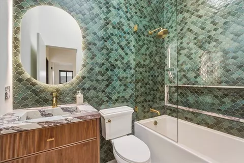 Bath - 3211 Padaro Ln, Carpinteria, CA 93013 photo 4 of 4