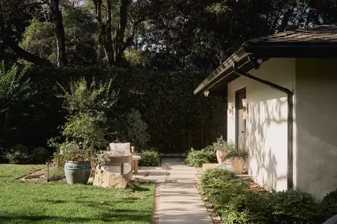 Exterior - 135 Pomar Ln, Montecito, CA 93108 photo 6 of 8