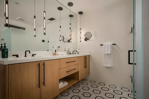 Bath - 135 Pomar Ln, Montecito, CA 93108 photo 2 of 2
