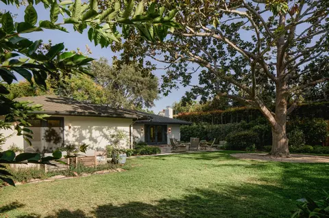Exterior - 135 Pomar Ln, Montecito, CA 93108 photo 7 of 8