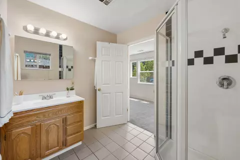 Bath - 259 Prospect St, Oak View, CA 93022 photo 1 of 2