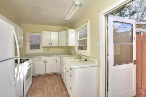 Kitchen - 4869 Carpinteria Ave, Carpinteria, CA 93013 photo 1 of 3