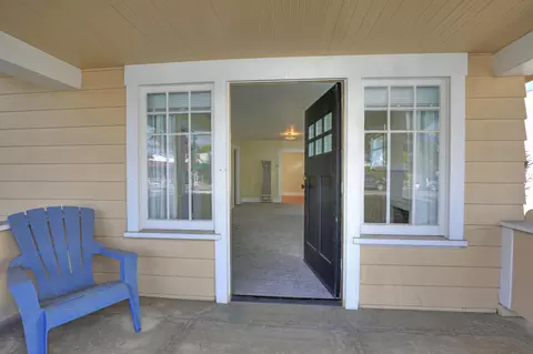 Entry Way - 4869 Carpinteria Ave, Carpinteria, CA 93013 photo 1 of 2