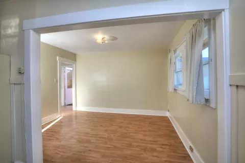 Living - 4869 Carpinteria Ave, Carpinteria, CA 93013 photo 3 of 5