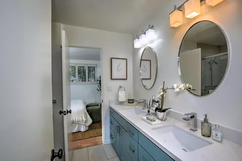 Bath - 3375 Foothill Rd #712, Carpinteria, CA 93013 photo 1 of 4