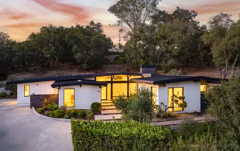 1118 N Patterson Ave, Santa Barbara, CA 93111