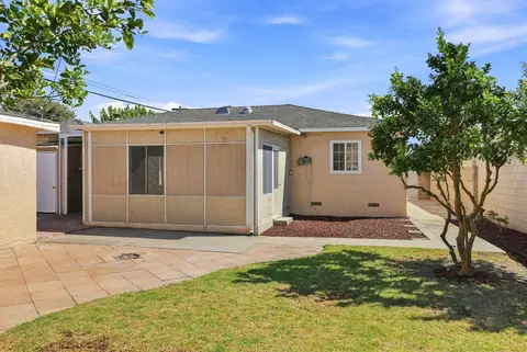 Exterior - 823 W Roderick Ave, Oxnard, CA 93030 photo 4 of 8