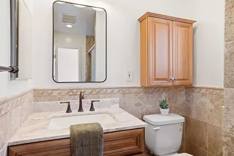 Bath - 823 W Roderick Ave, Oxnard, CA 93030 photo 2 of 3