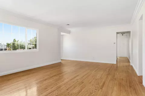 Living - 823 W Roderick Ave, Oxnard, CA 93030 photo 3 of 5