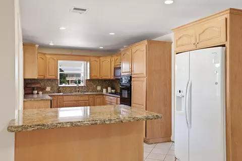 Kitchen - 823 W Roderick Ave, Oxnard, CA 93030 photo 1 of 3