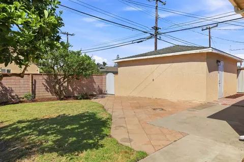 Exterior - 823 W Roderick Ave, Oxnard, CA 93030 photo 8 of 8