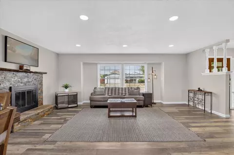 Living - 166 Aries Ave, Lompoc, CA 93436 photo 2 of 3