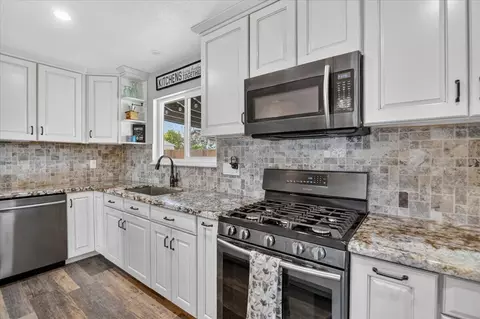 Kitchen - 166 Aries Ave, Lompoc, CA 93436 photo 2 of 2