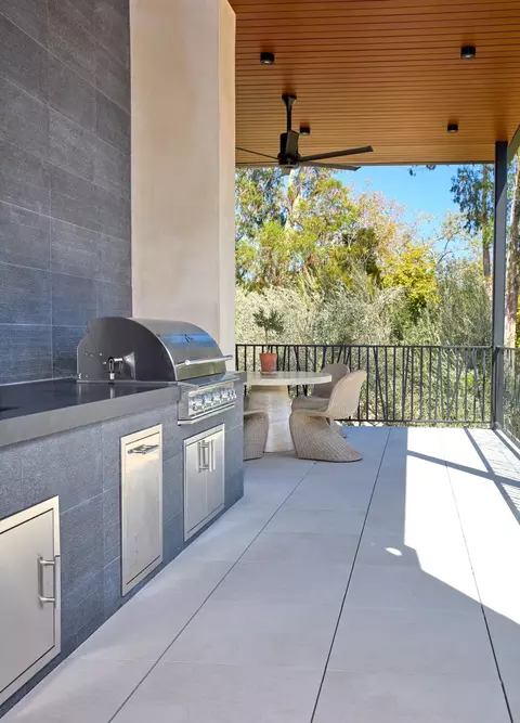 Exterior - 285 Olive Mill Rd, Montecito, CA 93108 photo 4 of 10