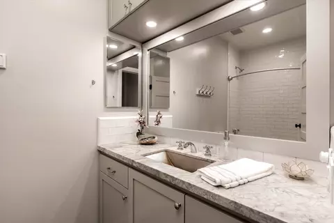 Bath - 7 Baker Ln, Goleta, CA 93117 photo 3 of 4