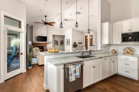Kitchen - 7 Baker Ln, Goleta, CA 93117 photo 4 of 5