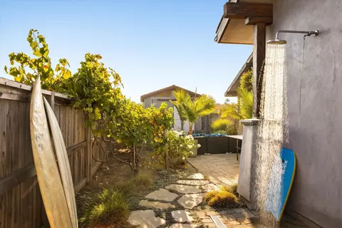 Exterior - 7 Baker Ln, Goleta, CA 93117 photo 11 of 13