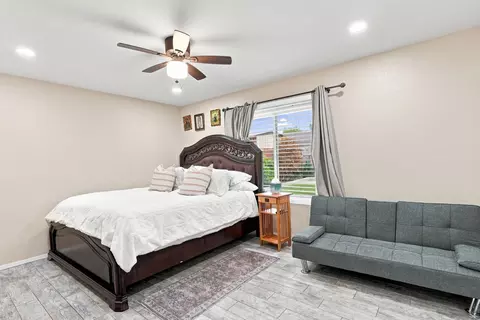 Bedroom - 1512 E Pine Ave, Lompoc, CA 93436 photo 2 of 3