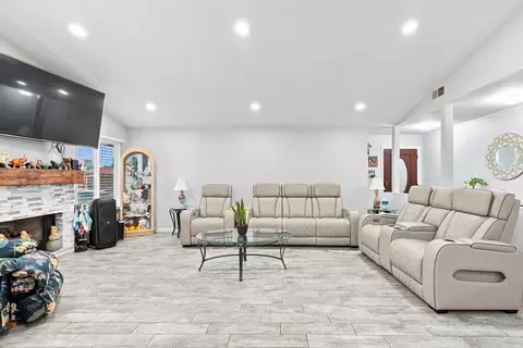 Living - 1512 E Pine Ave, Lompoc, CA 93436 photo 2 of 3