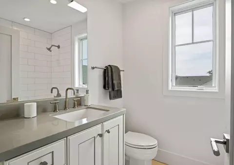 Bath - 3260 Polo Way, Carpinteria, CA 93013 photo 4 of 7