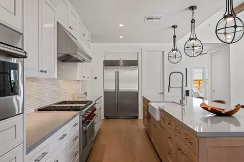 Kitchen - 3260 Polo Way, Carpinteria, CA 93013 photo 3 of 4