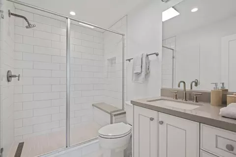 Bath - 3260 Polo Way, Carpinteria, CA 93013 photo 5 of 7