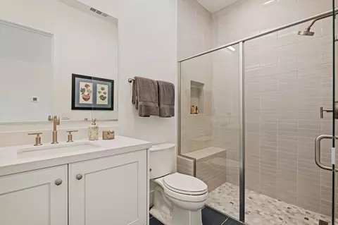 Bath - 3270 Polo Way, Carpinteria, CA 93013 photo 4 of 6