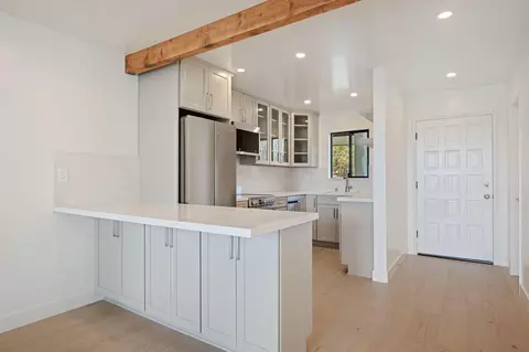 Kitchen - 3375 Foothill Rd UNIT 1132, Carpinteria, CA 93013 photo 1 of 2