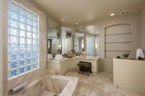 Bath - 3523 Padaro Ln, Carpinteria, CA 93013 photo 3 of 3