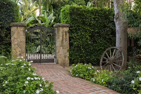 Exterior - 275 Butterfly Ln, Montecito, CA 93108 photo 3 of 9