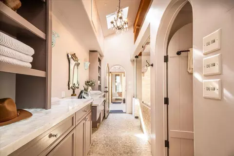 Entry Way - 1910 Tularosa Rd, Lompoc, CA 93436 photo 4 of 4