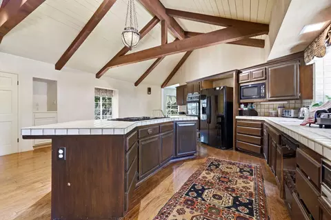 Kitchen - 921 Shokat Dr, Ojai, CA 93023 photo 2 of 2