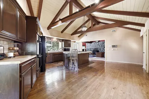 Entry Way - 921 Shokat Dr, Ojai, CA 93023 photo 4 of 4