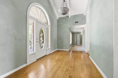 Entry Way - 921 Shokat Dr, Ojai, CA 93023 photo 1 of 4