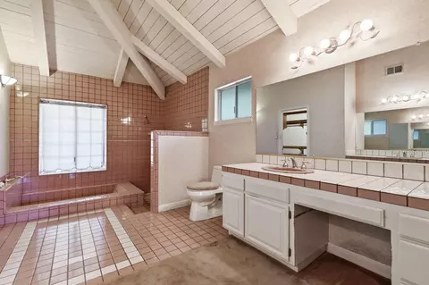 Bath - 921 Shokat Dr, Ojai, CA 93023 photo 1 of 5