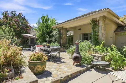 Exterior - 921 Shokat Dr, Ojai, CA 93023 photo 4 of 6