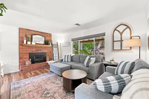 Living - 569 Tico Rd, Ojai, CA 93023 photo 2 of 6