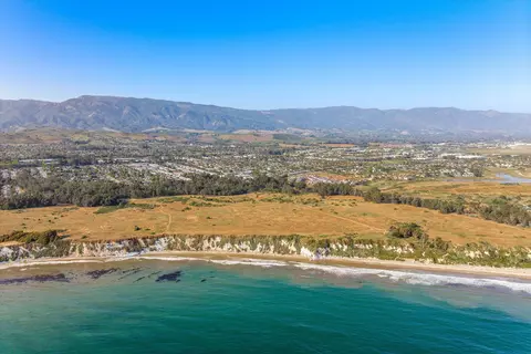 View/Area - 221 Mathilda Dr, Goleta, CA 93117 photo 7 of 9
