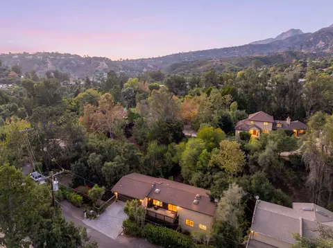 View/Area - 910 Chelham Way, Montecito, CA 93108 photo 1 of 5