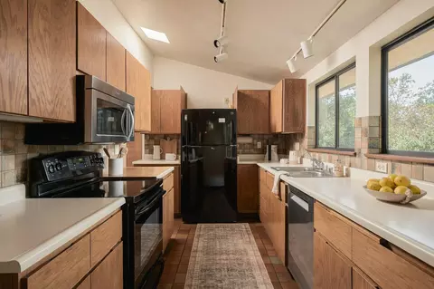 Kitchen - 910 Chelham Way, Montecito, CA 93108 photo 2 of 3