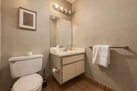Bath - 910 Chelham Way, Montecito, CA 93108 photo 1 of 5