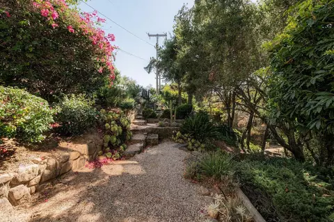 Exterior - 910 Chelham Way, Montecito, CA 93108 photo 9 of 10