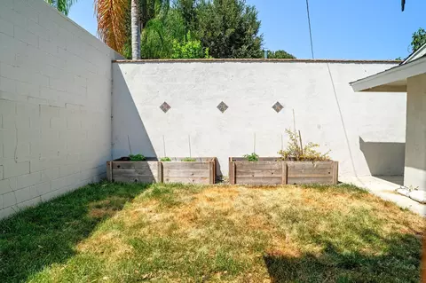 Exterior - 125 Oak Dr, Oak View, CA 93022 photo 8 of 22