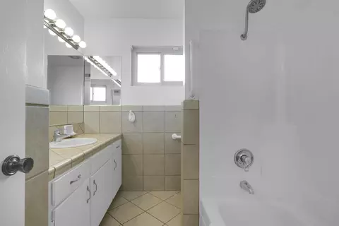 Bath - 208 E Birch Ave, Lompoc, CA 93436 photo 1 of 1
