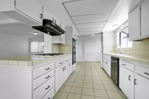 Kitchen - 208 E Birch Ave, Lompoc, CA 93436 photo 2 of 3
