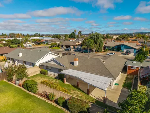 View/Area - 208 E Birch Ave, Lompoc, CA 93436 photo 3 of 5