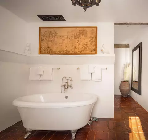 Bath - 779 Ayala Ln, Montecito, CA 93108 photo 2 of 3