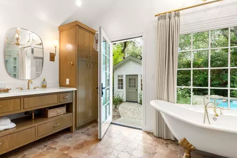 Bath - 601 Foothill Rd, Ojai, CA 93023 photo 8 of 10