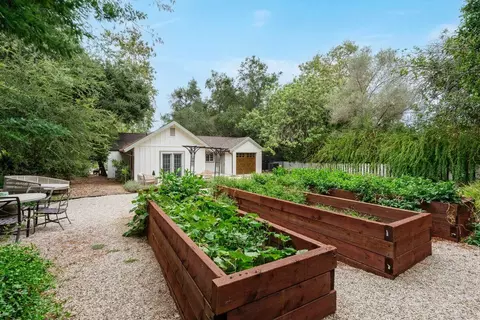Exterior - 601 Foothill Rd, Ojai, CA 93023 photo 11 of 15