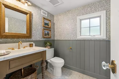 Bath - 601 Foothill Rd, Ojai, CA 93023 photo 1 of 10